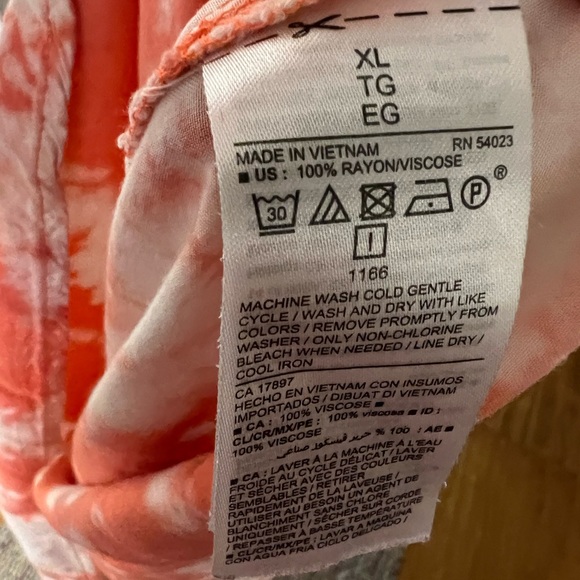 Old Navy Women’s Coral and White Tie-Dye Flowy Maxi Dress - Picture 5 of 5